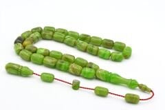 Halil Usta İmzalı Fıçı Model İri Boy Hareli Yeşil Sıkma Kehribar Tesbih