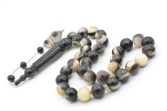 Sistemli Küre Kesim Dev Boy Alacalı Koç Boynuzu Tesbih 12 Mm