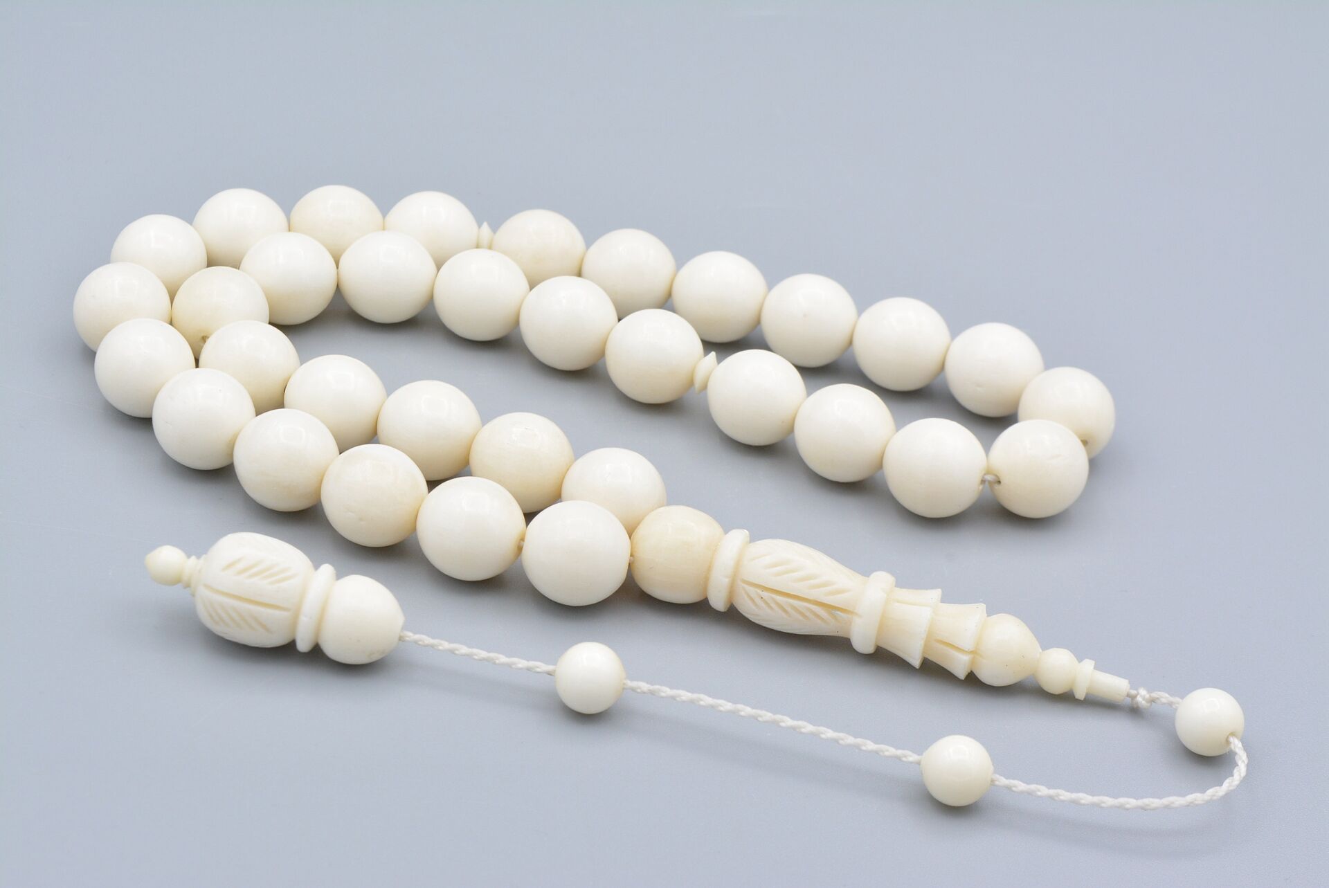 Sistemli Oyma İmameli Dev Boy Deve Kemiği Tesbih 12 Mm