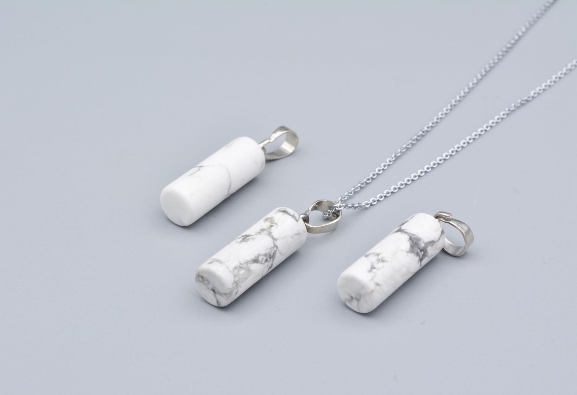 Hakiki Silindir Şeklinde Doğal Havlit Taşı Kolye Ucu 1.Kalite