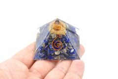 Hakiki Doğal Lapis Lazuli Taşlı Orgonit Piramit