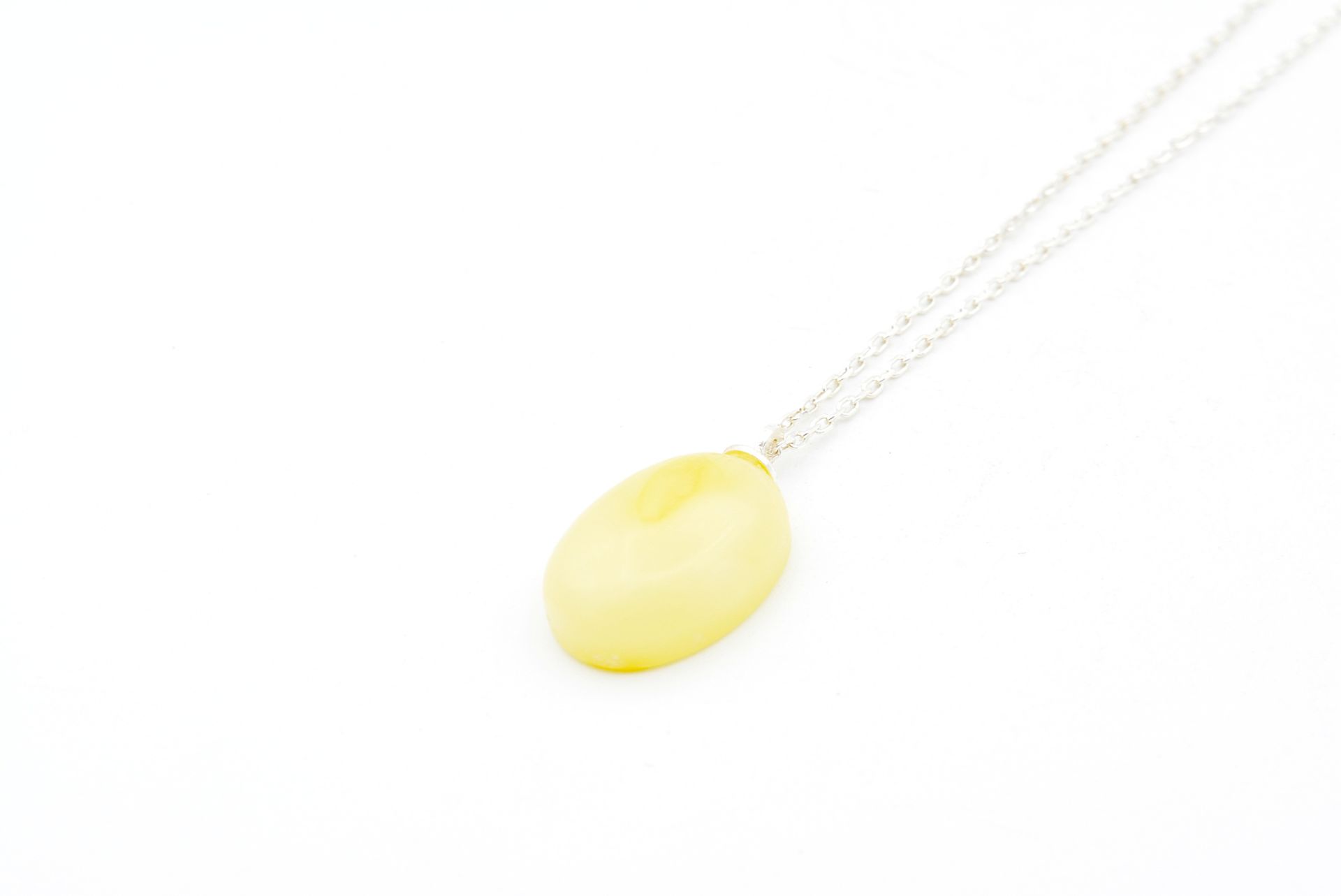 Gümüş Zincirli Hakiki Doğal Damla Kehribar Kolye Ucu