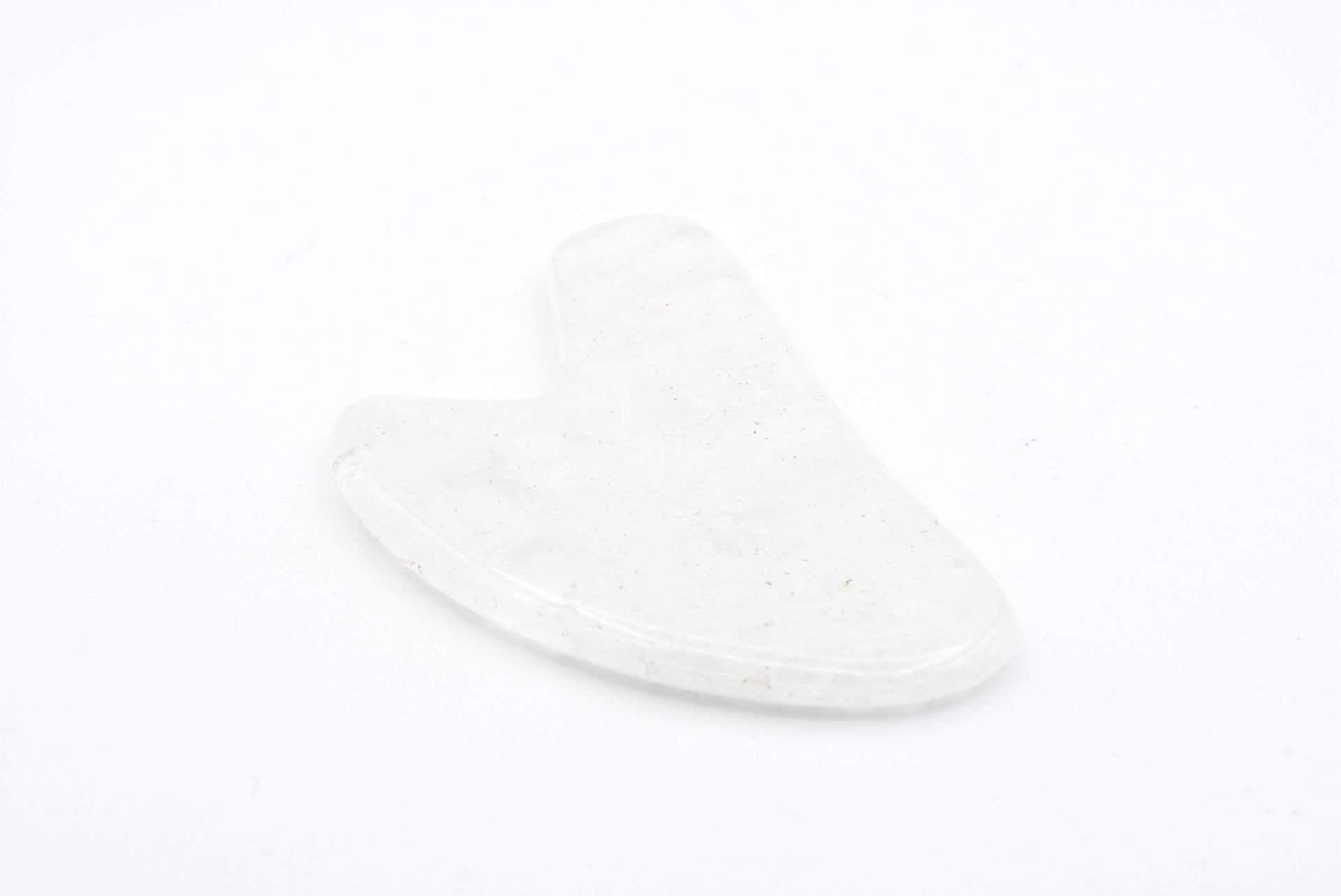 HAKİKİ DOĞAL KRİSTAL KUVARS TAŞI GUA SHA YÜZ BAKIMI